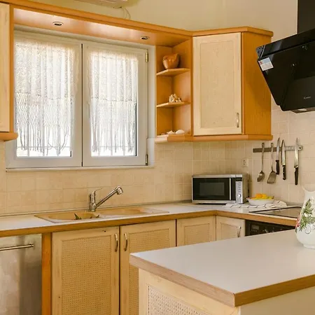 Aspasia * Kateliósz